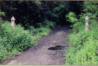 Gateposts at Dagnam Park