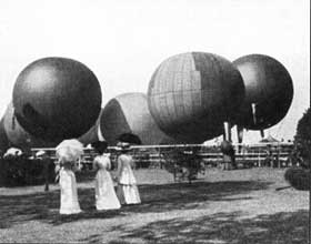 The start of a balloon race at Hurlingham in 1909