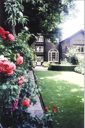 William Morris Gallery garden (photo: Catherine Miller)