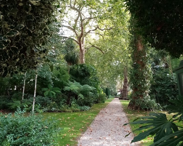 Hyde Park Square